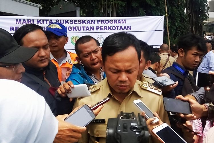 Wali Kota Bogor Bima Arya Sugiarto usai launching program re-routing angkot di Balai Kota Bogor, Selasa (14/3/2017). 
