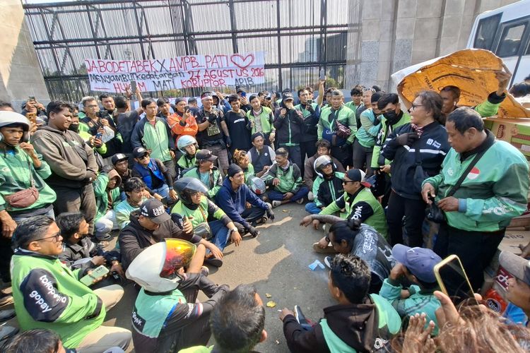 Kawal Warga Pati, Ojol Akan Bermalam di Depan Gedung DPR RI Jelang Demo 27 Agustus