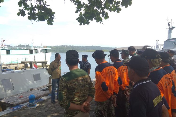 Tim gabungan melakukan patroli pascakemunculan buaya di di perairan Cilacap, Jawa Tengah, beberapa waktu lalu.