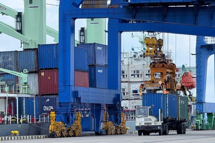 PTP Nonpetikemas Kirim 18.000 Ton Produk Turunan Kelapa Sawit ke Pakistan