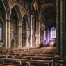 Staycation di Gereja Tua di Inggris, Lihat Batu Nisan dan Kelelawar
