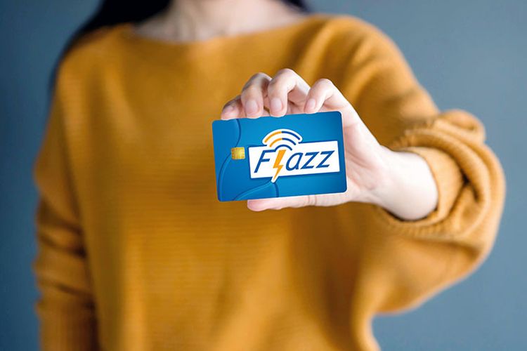 Cara top up Flazz BCA dengan mudah dan praktis via ATM, BCA Mobile, dan mesin EDC