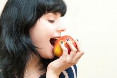 Makan 1 Apel Sehari Efektif Kurangi Frekuensi ke Dokter, Benarkah?