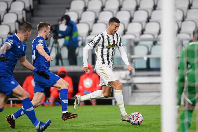 Cristiano Ronaldo mencetak gol ke-750 sepanjang kariernya saat Juventus mencatatkan kemenangan 3-0 atas Dynamo Kiev pada Kamis (3/12/2020) dini hari WIB.
