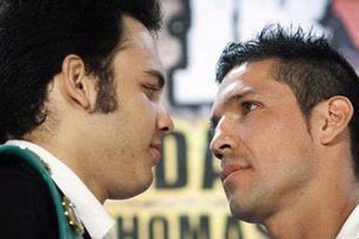 Sergio Martinez (kanan) menganggap Julio Cesar Chavez Jr tak layak menjadi juara dunia.