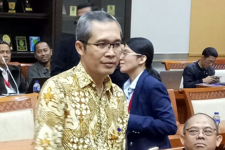 Wakil Ketua KPK Alexander Marwata di Kompleks Parlemen, Senayan, Jakarta (12/9/2017)