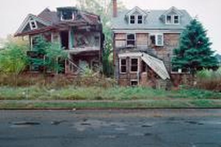 Detroit harus membumihanguskan puluhan ribu rumah untuk membangun kembali dengan rancangan dan hidup baru.