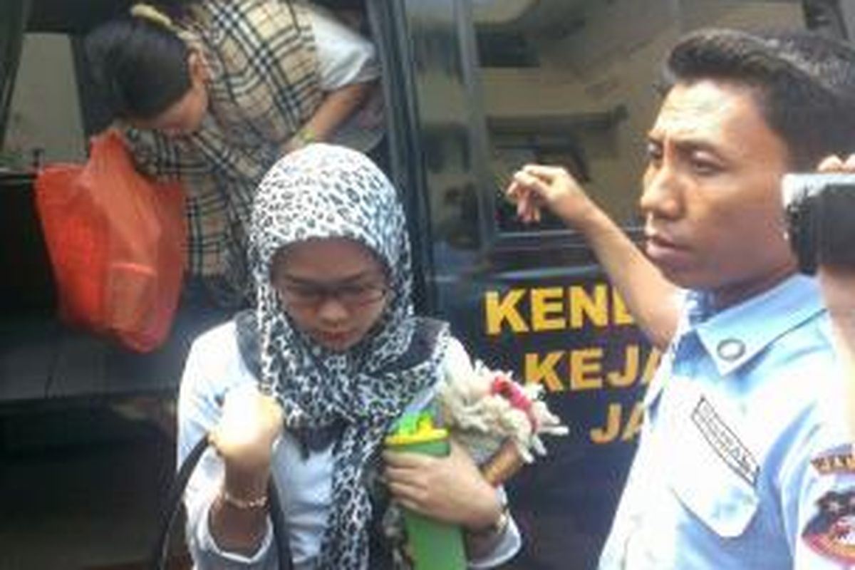 Assyifa Ramadhani tiba di Pengadilan Negeri Jakarta Pusat, Selasa (19/8/2014).