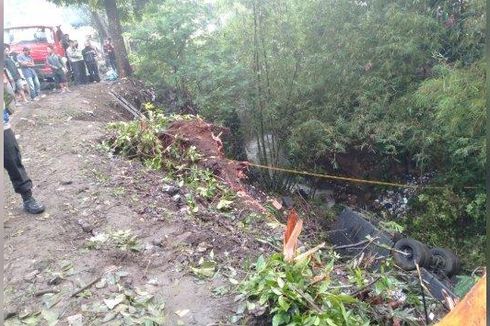 Sopir Bus Pariwisata Mengaku Tidur Beberapa Detik Sebelum Masuk Jurang di Tasikmalaya, 3 Orang Tewas