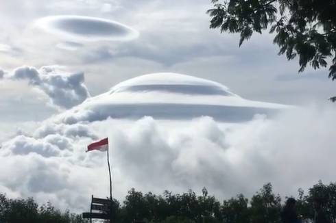 Viral Gunung Sumbing Disebut Mengerikan karena Tertutup Awan Bertingkat