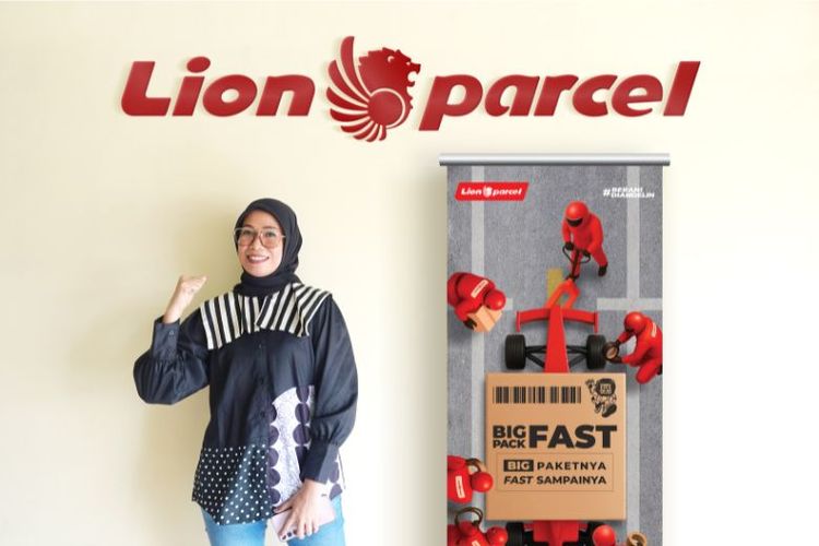Pemilik agen Lion Parcel Sudirman Palembang, Chatarina Febrianti. 