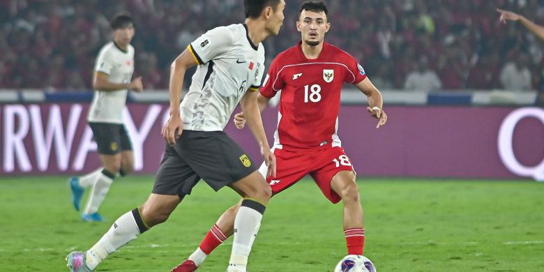 Performa Ivar Jenner di lini tengah Timnas Indonesia saat mengalahkan China pada laga lanjutan Kualifikasi Piala Dunia 2026 Zona Asia, Kamis (5/6/2025) di Stadion Utama Gelora Bung Karno, Senayan, Jakarta. Setelah menghadapi China, Indonesia dikalahkan Jepang pada laga terakhir.