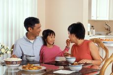 6 Kalimat yang Akan Bantu Dekatkan Hubungan Orangtua dan Anak