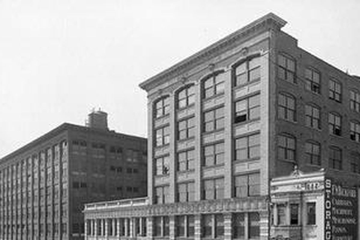Markas besar Eastman Kodak Company di Rochester, New York, sekitar 1900- 1910-an. 