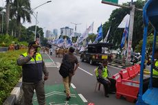 Ada Demo di DPR, Jalan Gerbang Pemuda Menuju Gatot Subroto Ditutup