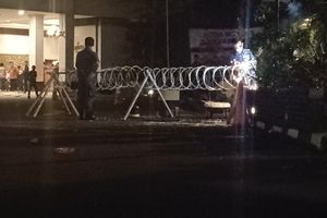 Kawat Berduri Dipasang di Hotel Sultan, Simpatisan Siap Bentuk Barikade Jelang Eksekusi