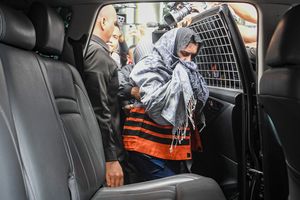 Bupati Pekalongan, Belajar Lah...