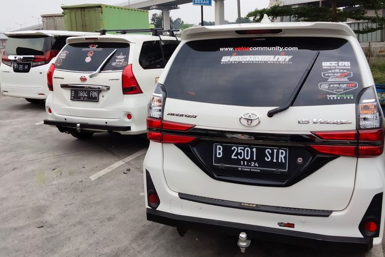 Pemasangan stiker RFID untuk Velozity