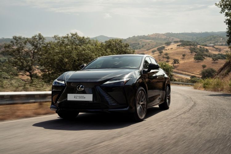 Lexus Indonesia secara resmi meluncurkan kendaraan battery electric vehicle (BEV) terbarunya, RZ 500e, di Indonesia pada ajang Gaikindo Jakarta Auto Week (GJAW) 2025 di Indonesia Convention Exhibition (ICE), BSD City, Tangerang, Banten. 