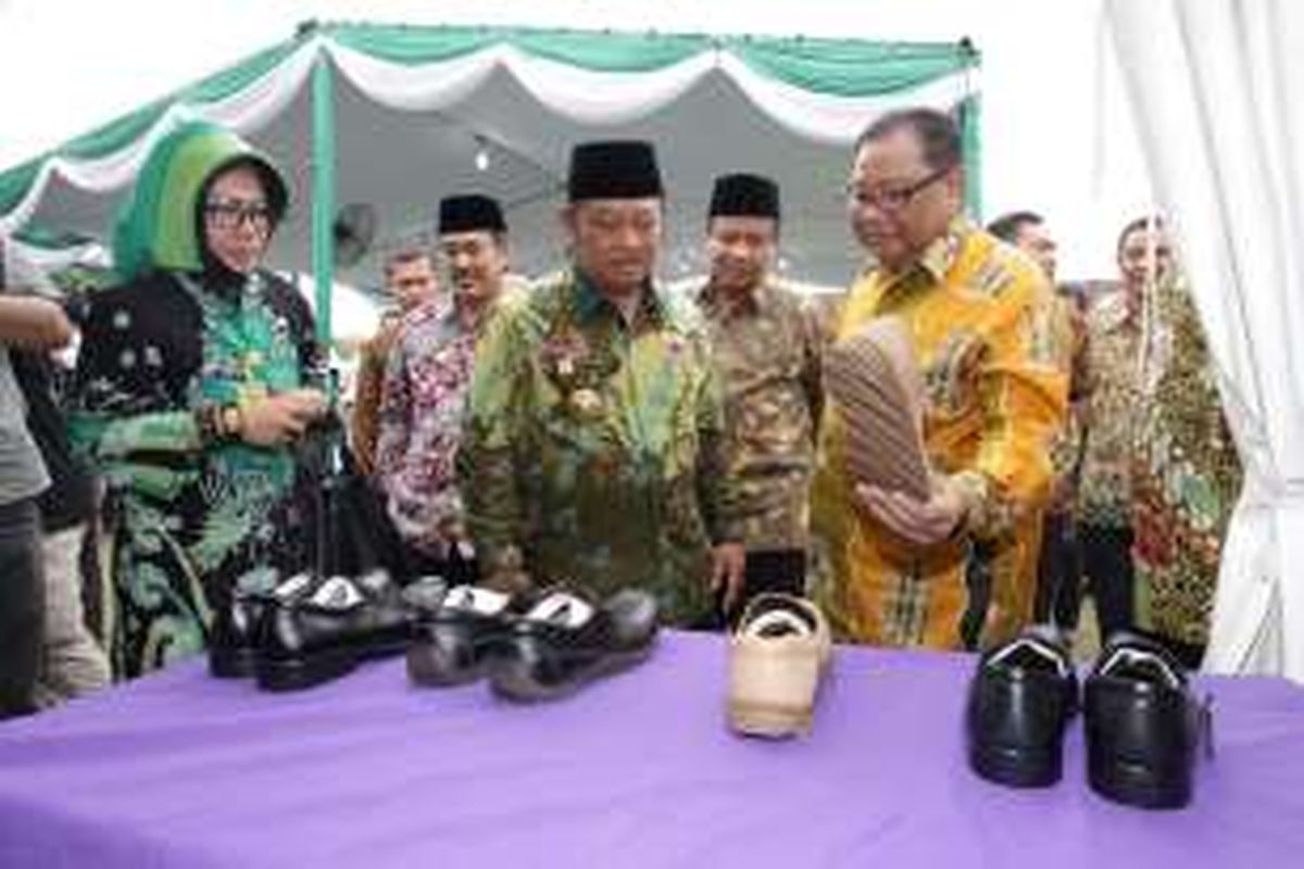 Dok Kemenkop - Menkop Puspayoga dalam acara Tanggulangin Fair 2016 di Tanggulangin, Sidoarjo, Jawa Timur, Selasa (8/11/2016).