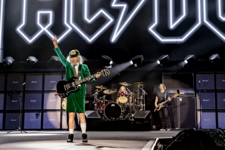 Jelang Konser, Gitaris AC/DC Stevie Young Dirawat di Rumah Sakit