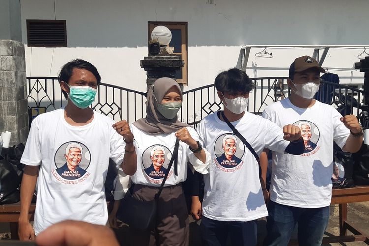 Ganjar Milenial Center Jawa Tengah menggelar deklarasi Ganjar Pranowo calon presiden 2024 di Bendung Tirtonadi Solo, Jawa Tengah, Sabtu (26/2/2022).