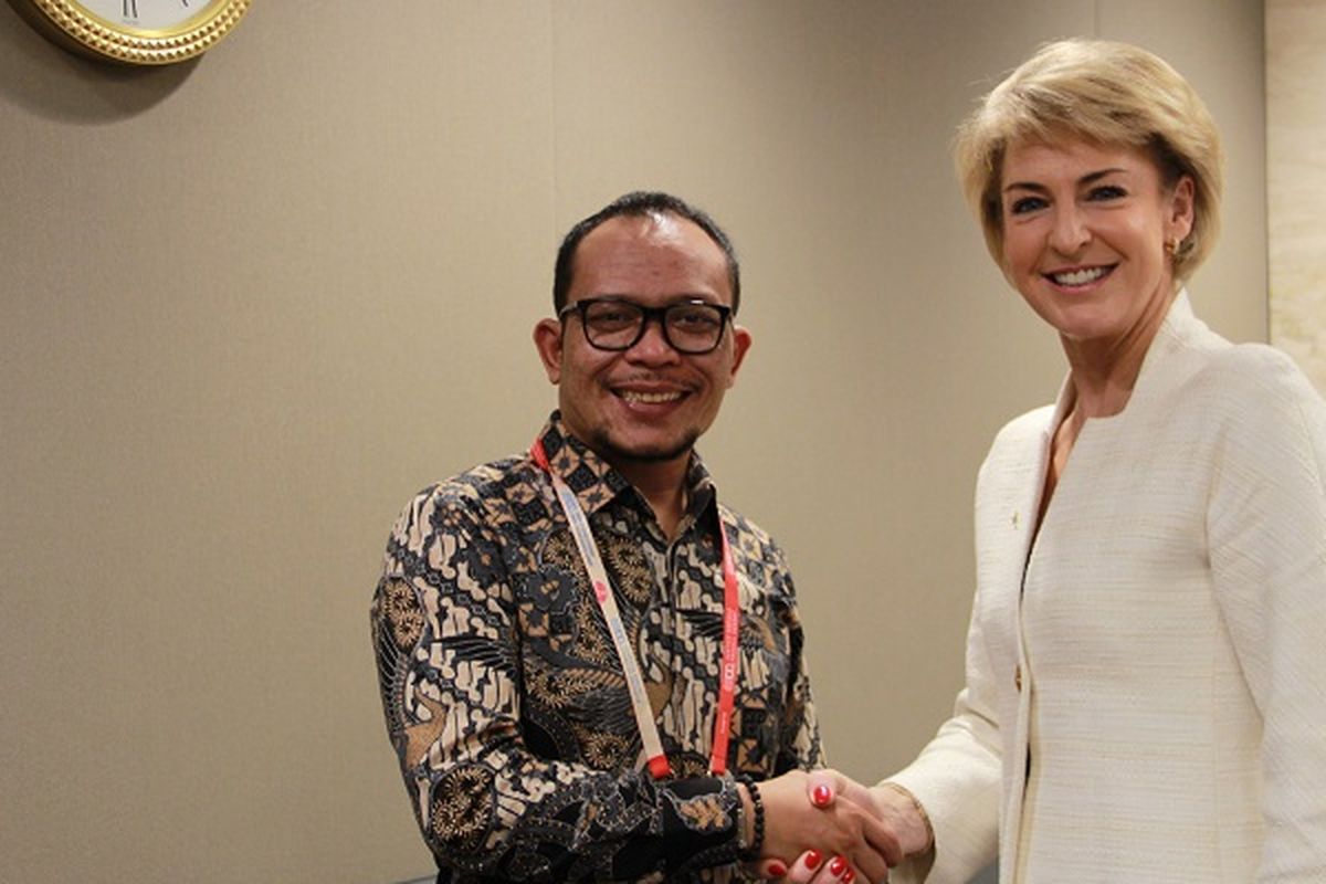 Michaelia saat melakukan pertemuan bilateral dengan Menteri Ketenagakerjaan Hanif Dhakiri.