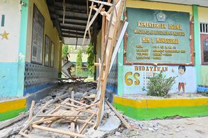 1.378 Sekolah di Flores Rusak akibat Gempa, 923 Masih Libur Sementara