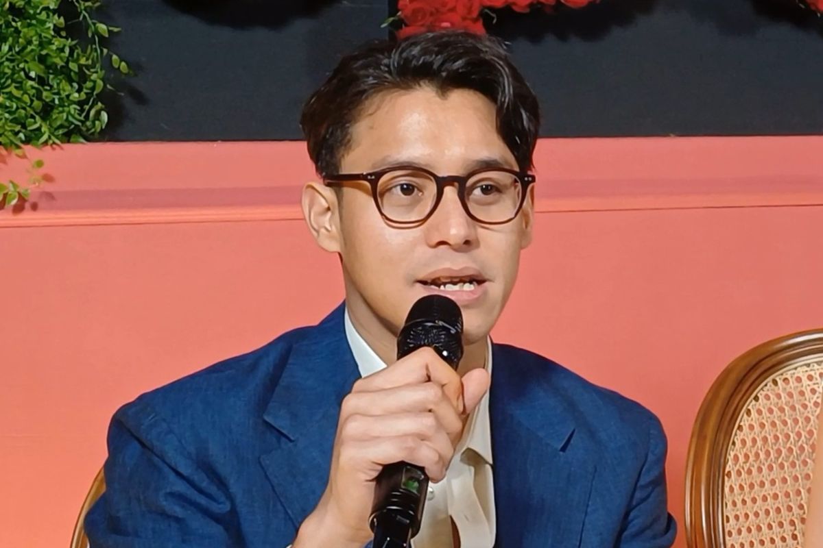 Penyanyi sekaligus aktor Ardhito Pramono saat jumpa pers dalam gala dinner film A Business Proposal di daerah Melawai, Jakarta Selatan, Senin (13/1/2025)