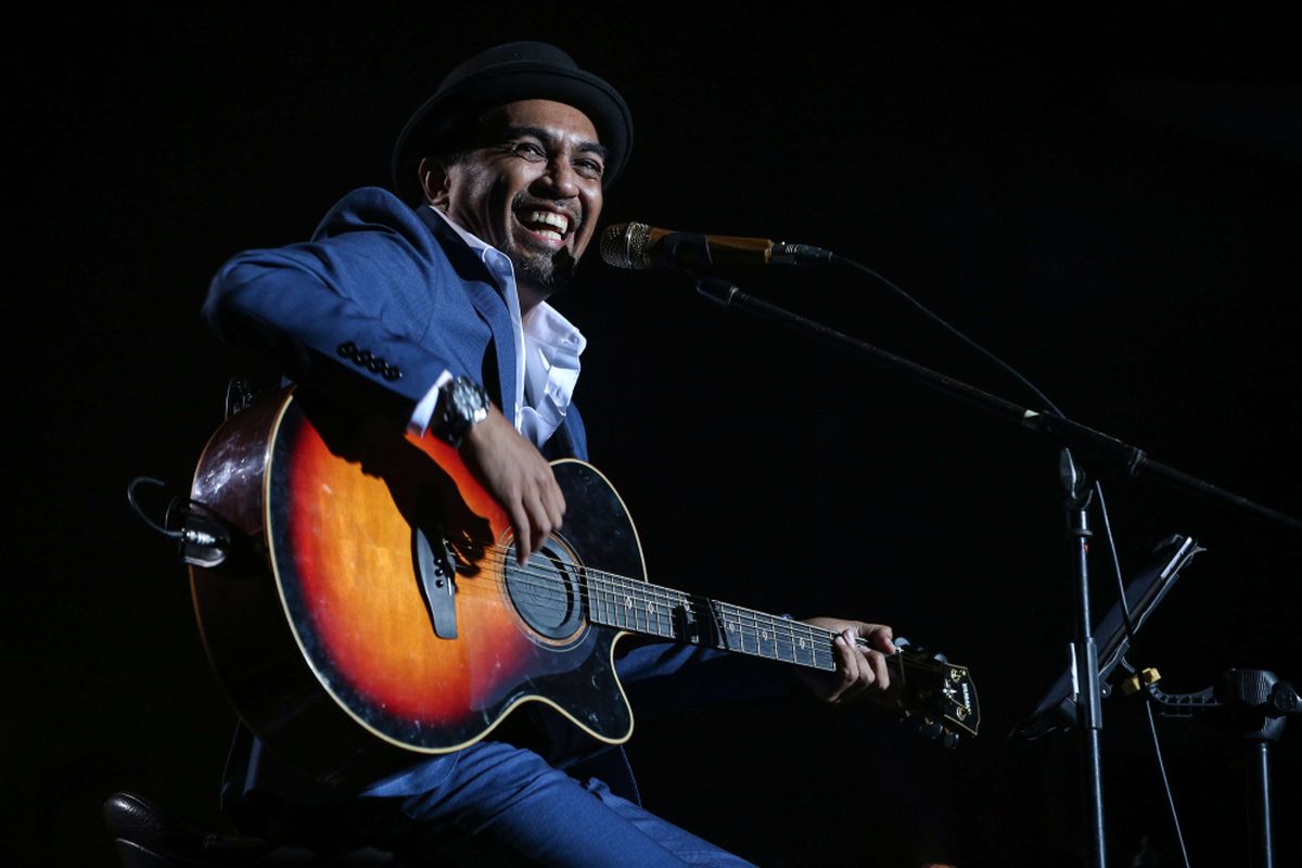 Penyanyi Glenn Fredly tampil dalam konser Harmonia Titik Balik yang digelar di Balai Sarbini, Plaza Semanggi, Jakarta Pusat, Kamis (14/2/2019).