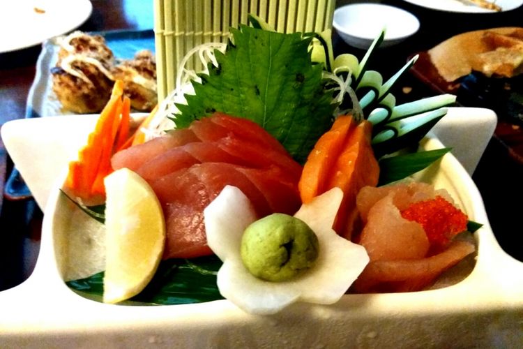 Sashimi di Sakana Delonix.