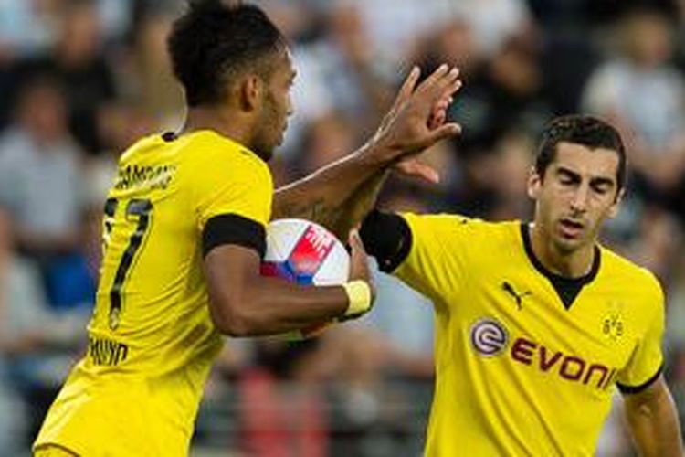 Pierre-Emerick Aubameyang dan Henrikh Mkhitaryan mencetak gol saat Borussia Dortmund menang atas Odds BK, Kamis (20/8/2015). 