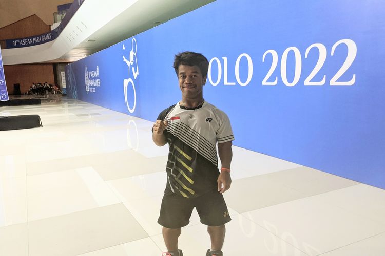 Atlet para-bulu tangkis Indonesia yang tampil pada ASEAN Para Games 2022. Dimas berhasil meraih satu medali perak dan perunggu dari ajang ASEAN Para Games 2022 yang digelar di Solo, 30 Juli hingga 6 Agustus 2022.