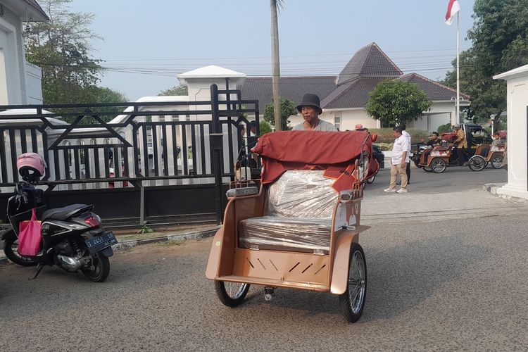 Girang Dapat Becak Listrik Prabowo, Tukang Becak 78 Tahun di Karawang: Tenaga Saya Sudah Kurang