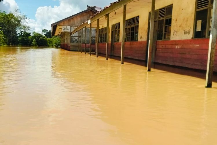 Banjir Rendam Pasak Talawang Kapuas, Pembelajaran Tatap Muka di 4 Sekolah Lumpuh Total