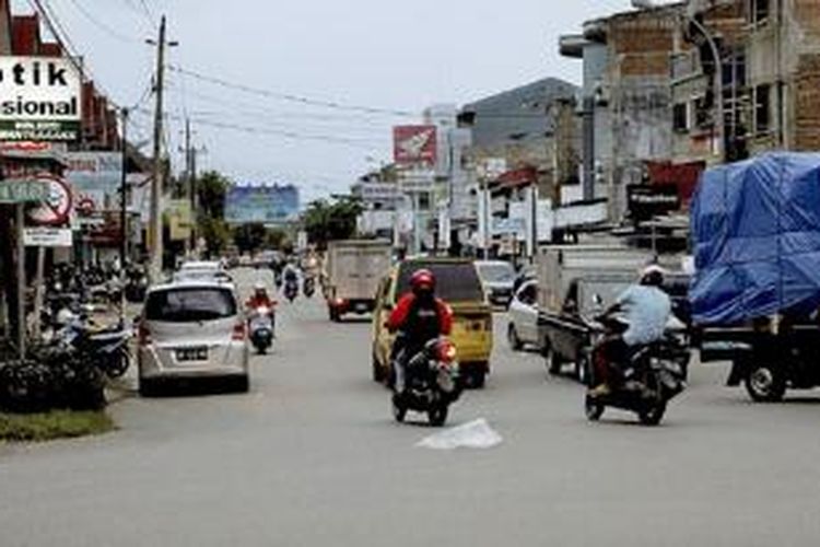 Perniagaan menjadi salah satu sektor yang terus berkembang di Kota Palopo. Dalam 10 tahun terakhir, sektor jasa dan perniagaan sudah menggeser sektor pertanian sebagai penyumbang bagi produk domestik regional bruto (PDRB) dan pendapatan asli daerah (PAD) kota ini.