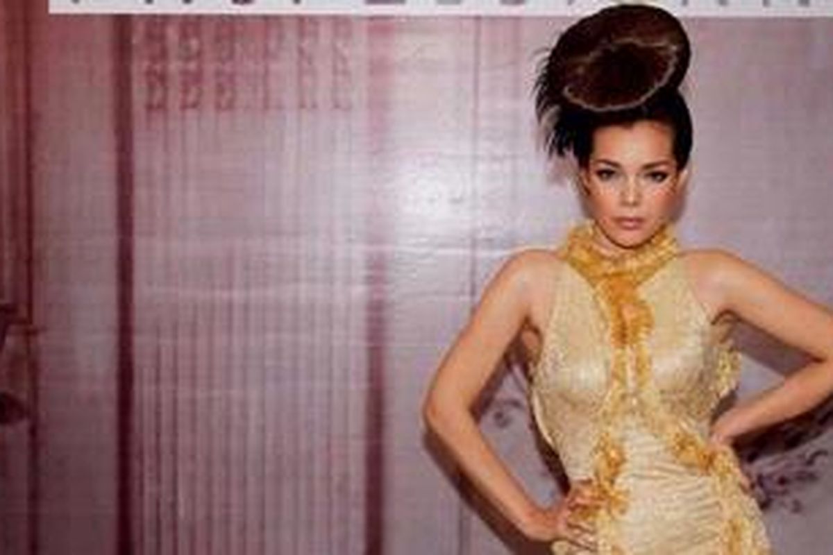 Dewi Sandra dan tata rambut "Sinyal Kece"