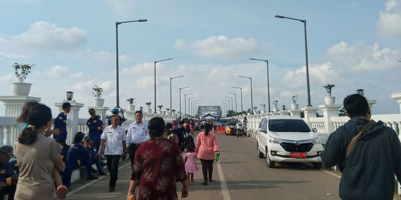 Jembatan sepanjang 1.217,5 meter yang menghubungkan Rengasdengklok Karawang dengan Pebayuran Kabupaten Bekasi diresmikan pada Rabu (12/2/2020) sore.