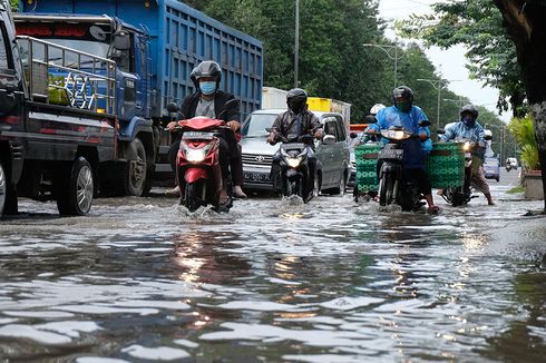 Akses Penghubung Bekasi-Jakarta Timur Lumpuh karena Banjir Jumat Pagi