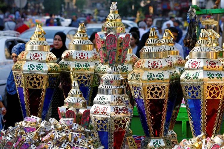 Lampion Ramadhan yang memeriahkan jalan-jalan di Kairo.