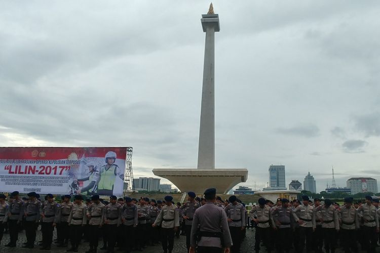 Apel Pasukan Operasi Lilin 2017 di Jakarta, Kamis (21/12/2017).