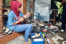 Perajin Mulai Produksi Sandal Upanat Candi Borobudur Jelang Natal dan Tahun Baru 2023