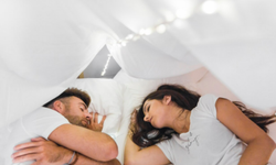5 Manfaat Tidur Bersama Pasangan untuk Kesehatan Mental Menurut Pakar