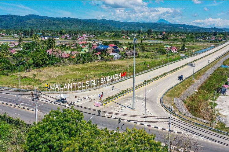 Ruas jalan Tol Sigli-Banda Aceh yang merupakan bagian dari jaringan Jalan Tol Trans Sumatera