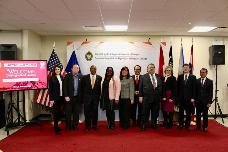 Konsulat Jenderal Republik Indonesia (KJRI) Chicago memprakarsai penyelenggaraan ASEAN Networking Reception di Indonesian Cultural Center (ICC) KJRI Chicago pada Rabu (15/3/2023). 