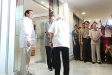 Kompak Pakai Kemeja Putih, Prabowo-Hatta Minta Izin Presiden SBY