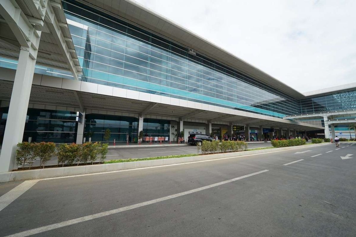 Suasana Bandara YIA. Ilustrasi tarif parkir Bandara YIA.
