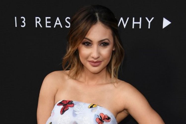 Artis peran Francia Raisa menghadiri pemutaran perdana film 13 Reasons Why di Paramount Pictures Studio di Los Angeles, pada 30 Maret 2017. Selena Gomez mengungkap dia baru menjalani transplantasi ginjal dan Raisa adalah donornya.