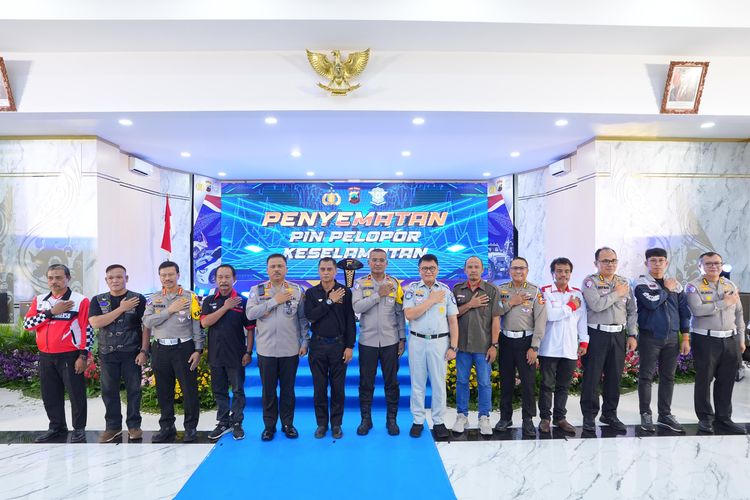PT Jasa Raharja turut hadir dan memberikan dukungan dalam kegiatan Polantas Menyapa di Aula Borobudur, Markas Kepolisian Daerah (Mapolda) Jawa Tengah (Jateng), pada Rabu, 23 Juli 2025. 
