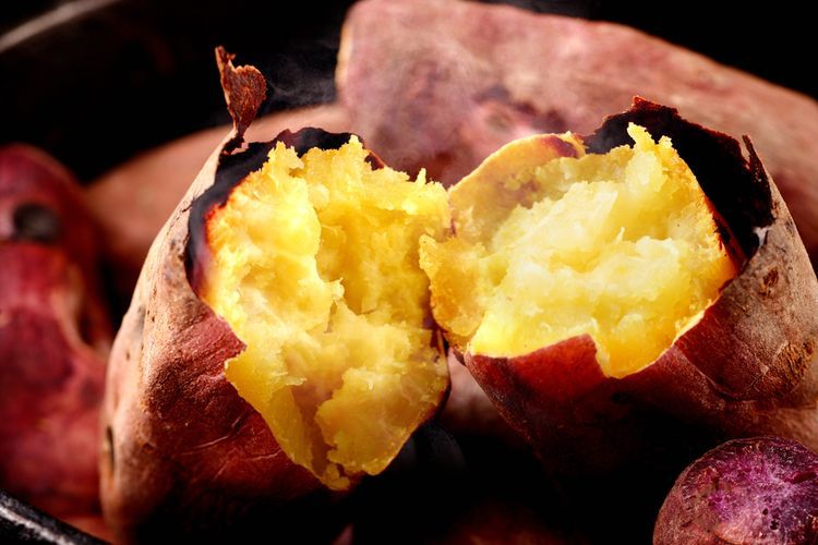 Ilustrasi ubi jalar. Kelompok yang tidak dianjurkan makan ubi jalar, siapa saja?